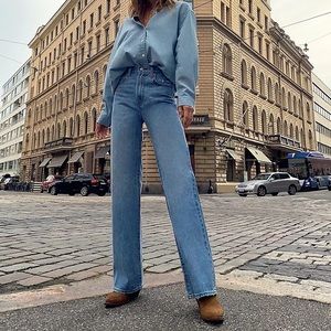 Aritzia Denin Forum The Coco highrise jeans.